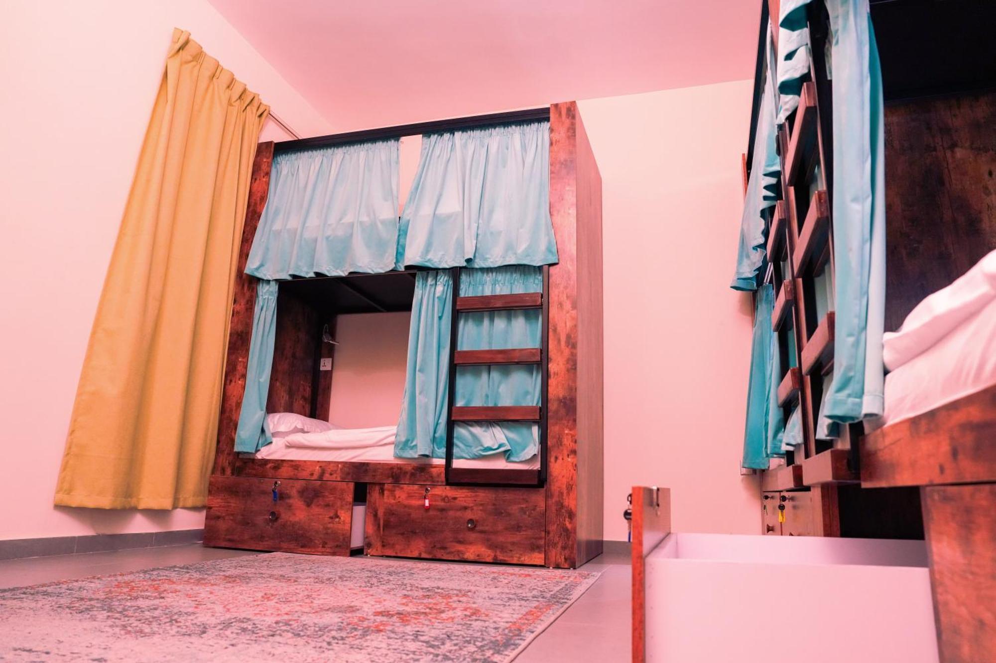 The Villa Hostel - By Lunar Abu Dhabi Exterior photo